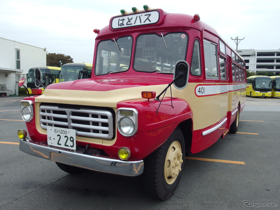 はとバス70周年、復刻塗装車《撮影 高木啓》