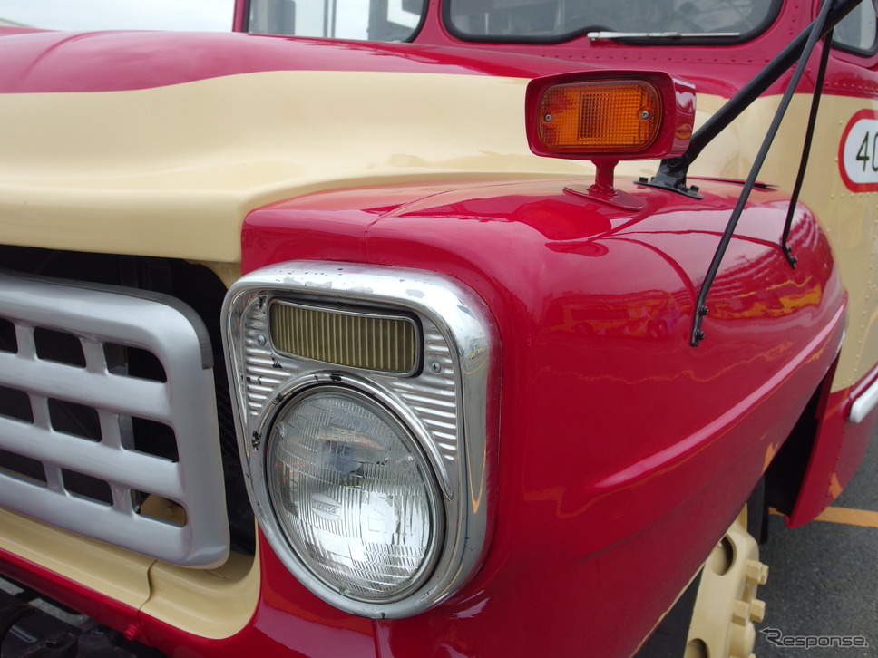 はとバス70周年、復刻塗装車《撮影 高木啓》