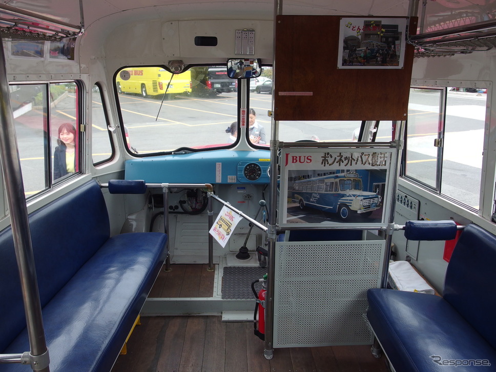 はとバス70周年、復刻塗装車《撮影 高木啓》