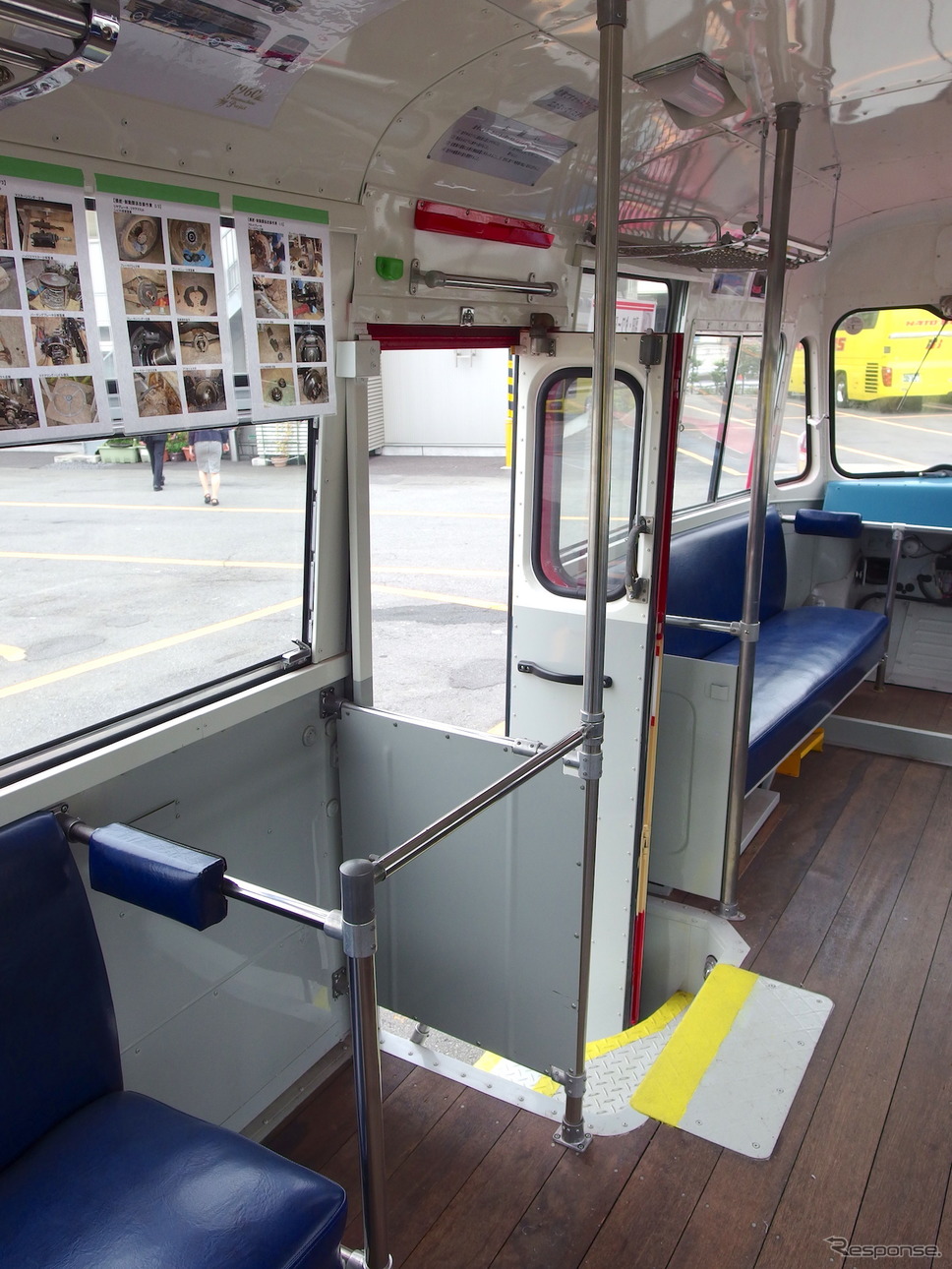 はとバス70周年、復刻塗装車《撮影 高木啓》