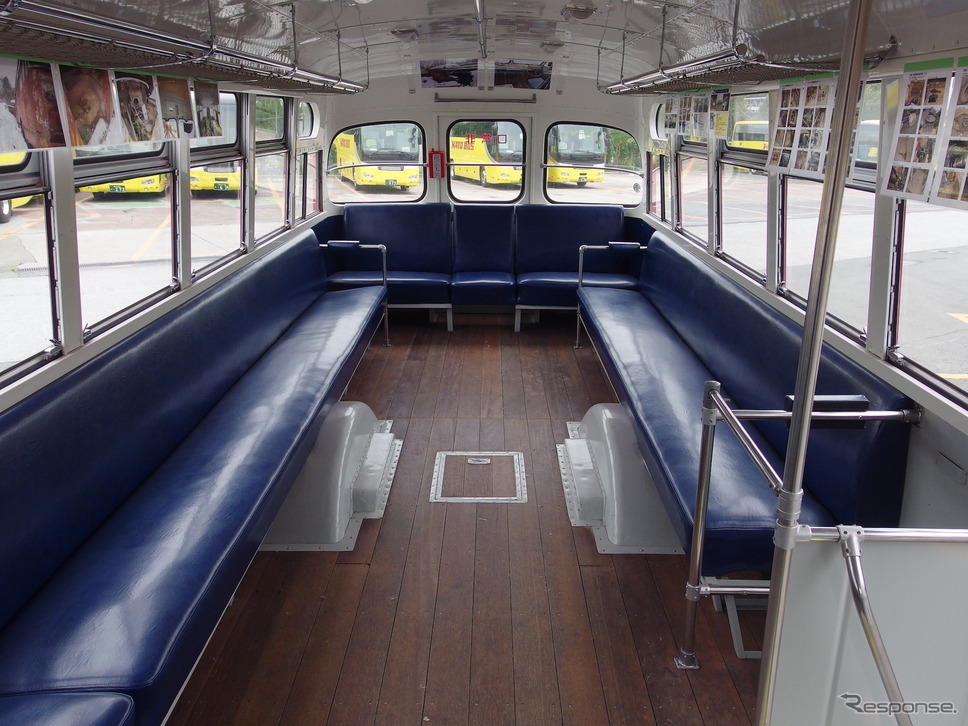 はとバス70周年、復刻塗装車《撮影 高木啓》