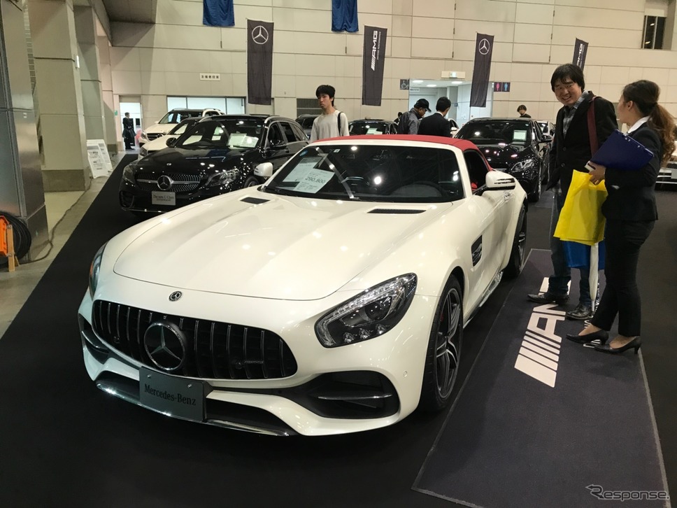 AMG GT Cロードスターはメルセデスベンツのコーナーの最前列に。《撮影 中込健太郎》