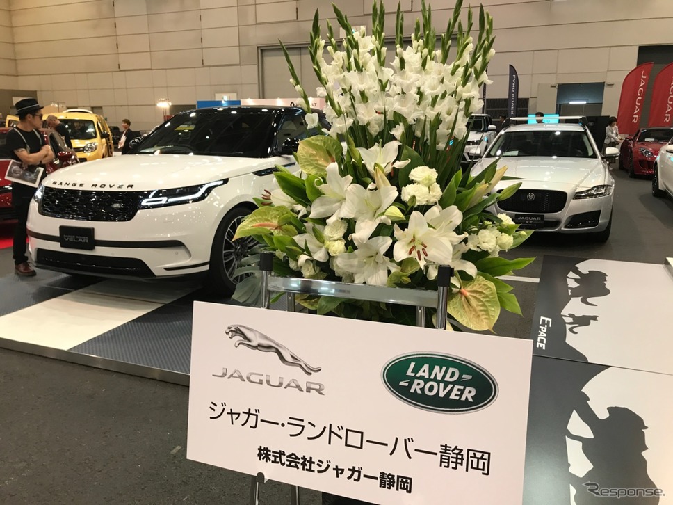 ランドローバーでは目下一番人気な、レンジローバー・ヴェラール。《撮影 中込健太郎》