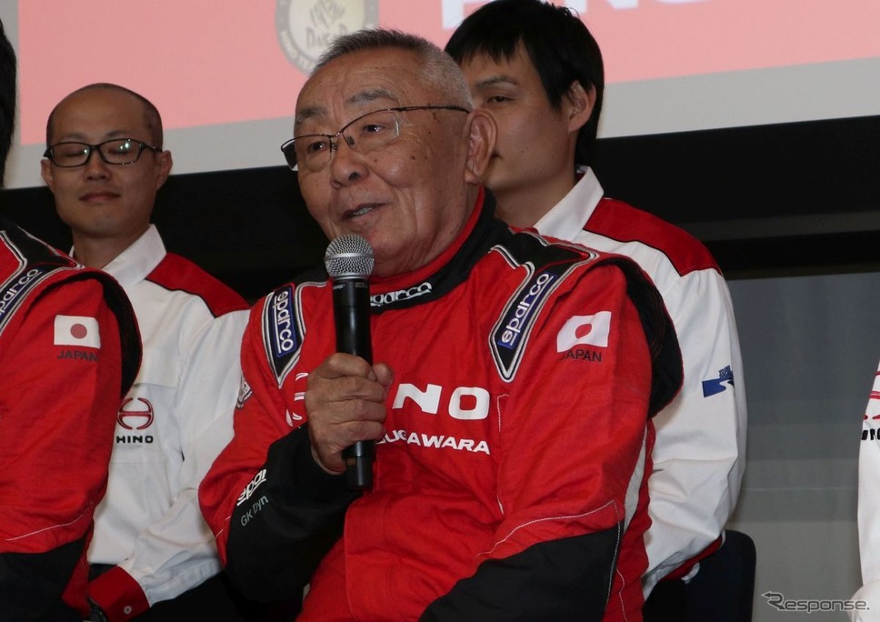 1号車ドライバー菅原義正氏:来年はこのメンバーでがんばる《撮影 中尾真二》