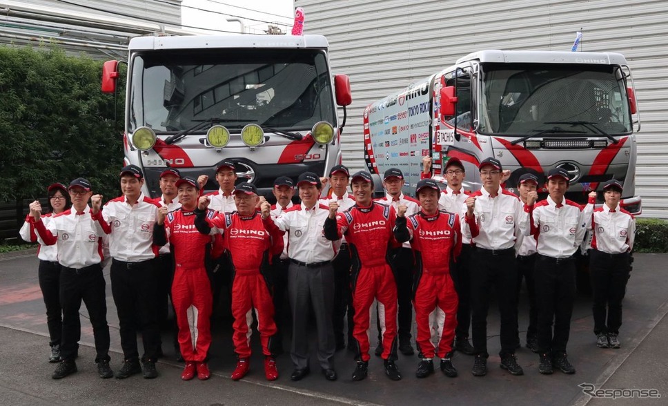 HINO Team SUGAWARA2019年ダカールラリーの決意表明《撮影 中尾真二》