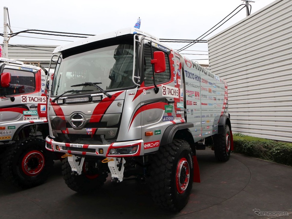 HINO Team SUGAWARA2019年ダカールラリーの決意表明《撮影 中尾真二》