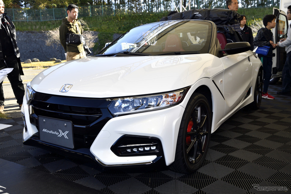 SUPER GT 第7戦、ホンダブースに2仕様の S660 を展示《撮影 雪岡直樹》