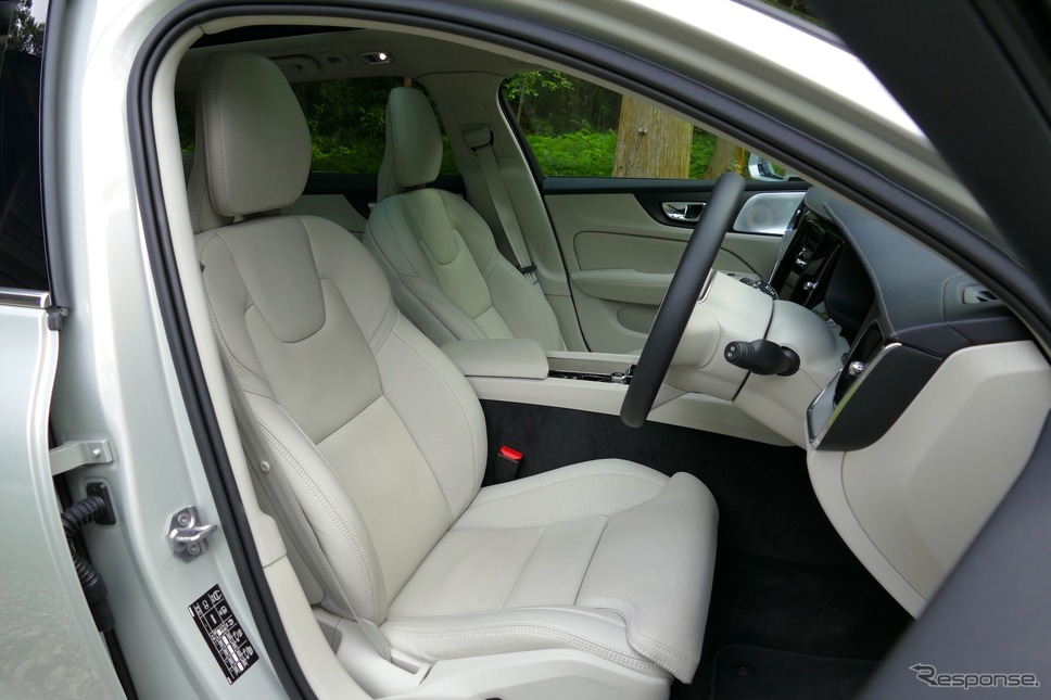ボルボ V60 T5 Inscription《撮影 島崎七生人》