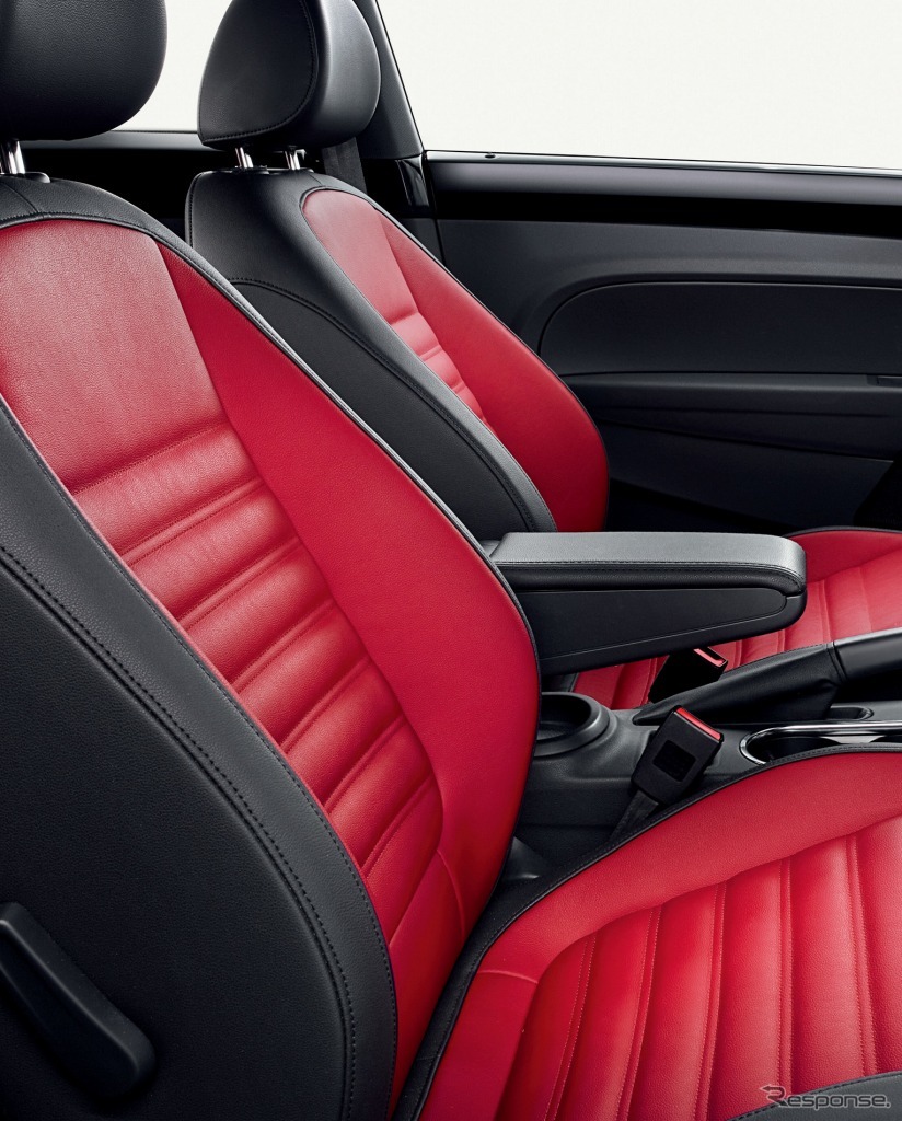 VW ザ ビートル マイスター シート:ブラック&レッド/レザー