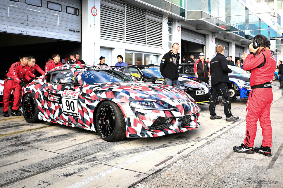VLN耐久選手権を走った「GAZOO Racing A90」(トヨタ スープラ 新型)《APOLLO NEWS SERVICE》