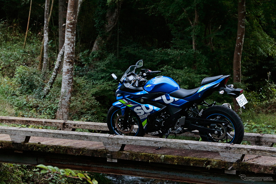 スズキ GSX250R《撮影 ダン・アオキ》