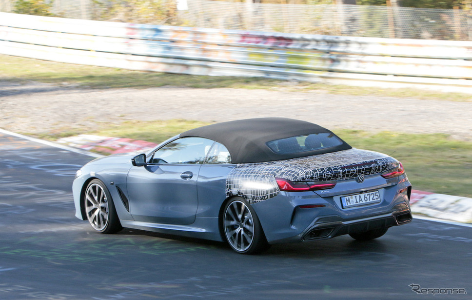 BMW 8シリーズカブリオレ(M850i xDrive カブリオレ Mパフォーマンス)スクープ写真《APOLLO NEWS SERVICE》