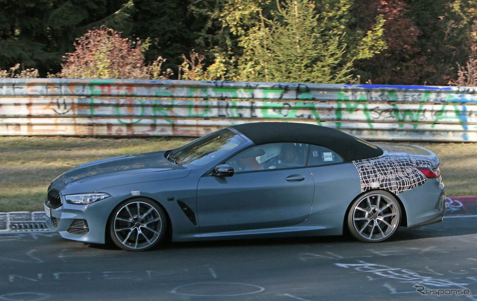 BMW 8シリーズカブリオレ(M850i xDrive カブリオレ Mパフォーマンス)スクープ写真《APOLLO NEWS SERVICE》