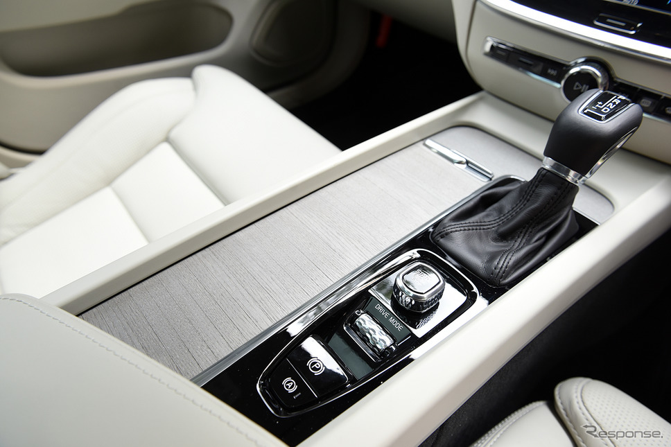 ボルボ 新型 V60(VOLVO V60)《撮影 中野英幸》