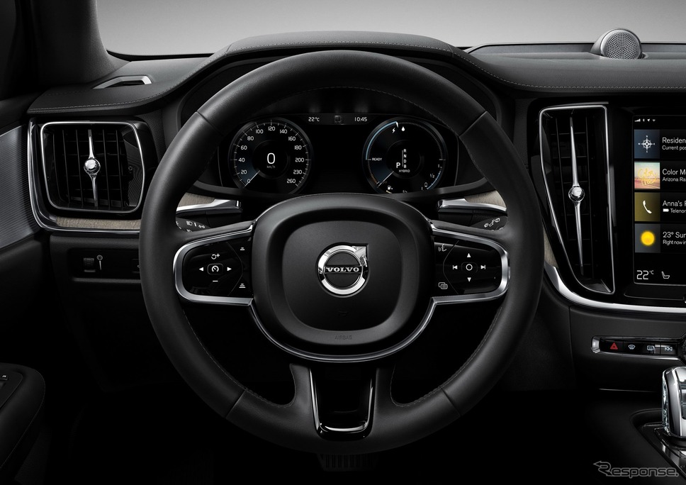 新型ボルボ V60 クロスカントリー