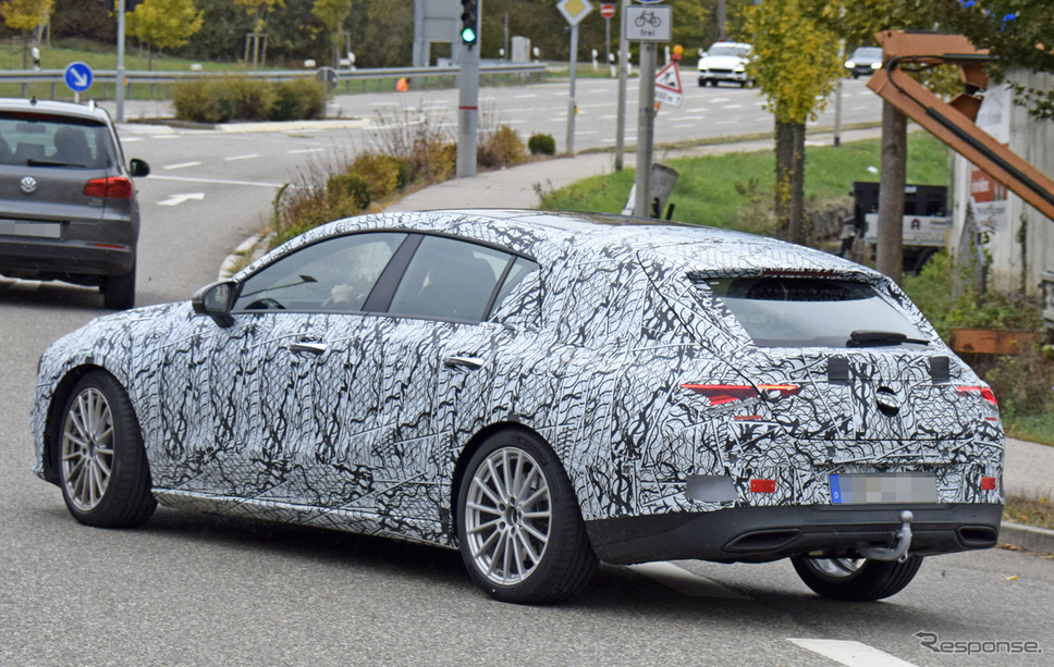 メルセデスベンツ  CLA シューティングブレーク 次期型スクープ写真《APOLLO NEWS SERVICE》