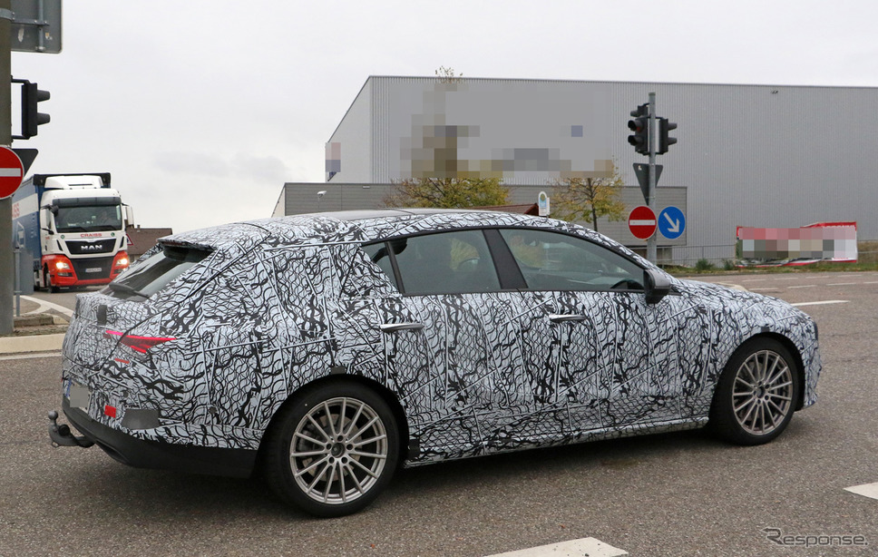 メルセデスベンツ  CLA シューティングブレーク 次期型スクープ写真《APOLLO NEWS SERVICE》