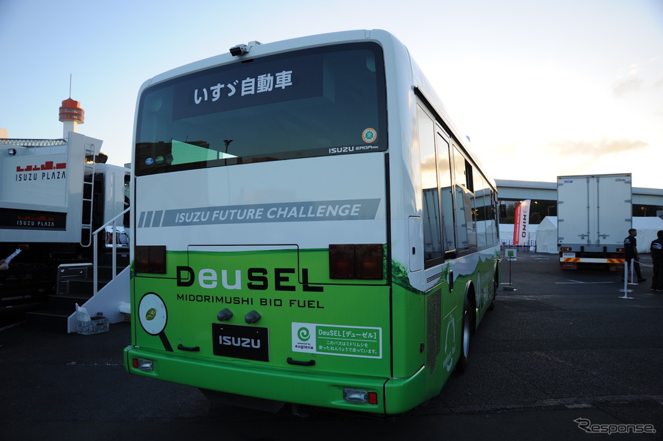 いすゞERGA mio中型ノンステップ路線バス（東京モーターフェス2018、はたらくクルマ展示）《撮影 安藤貴史》