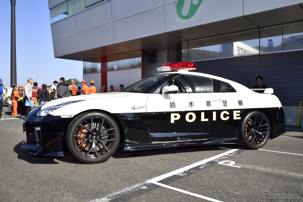 日産GT-Rのパトカー《撮影 雪岡直樹》