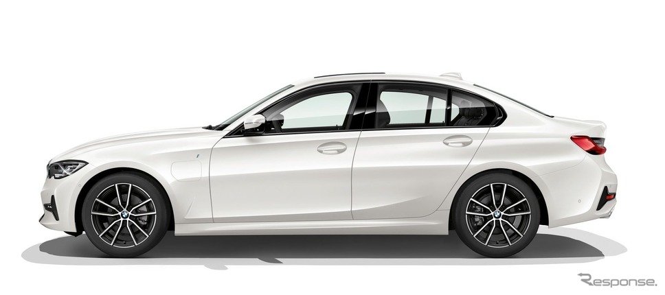 新型BMW 3シリーズ セダンのPHV、330eセダン