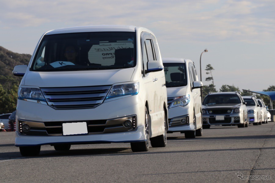 近年日産の屋台骨の一つセレナ。オーテックジャパンが手掛けるライダーも多数が参加していた。《撮影 中込健太郎》