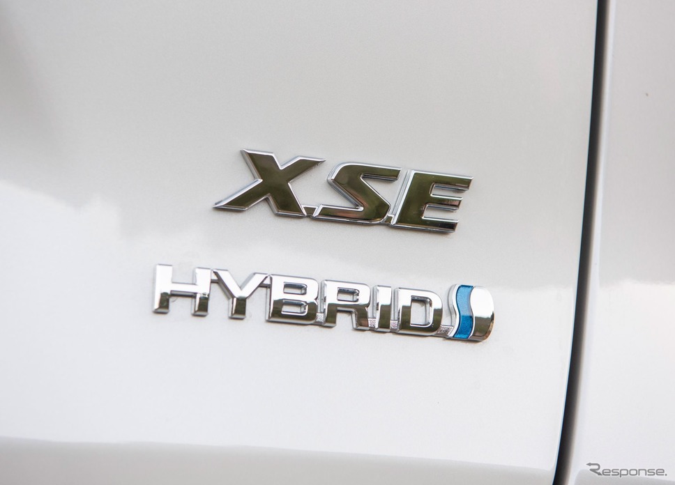 トヨタRAV4ハイブリッド新型のXSE