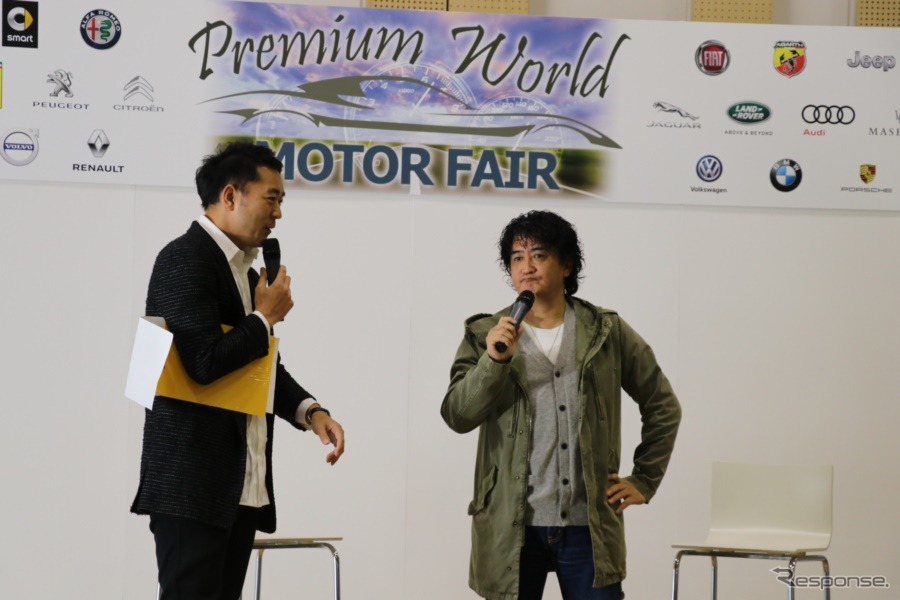 モータージャーナリスト嶋田智之さんと高橋正純さんのトークショー。なかなか聞けない忌憚ないトークがギャラリーをくぎ付けにしていた。《撮影 中込健太郎》