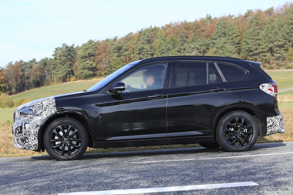 BMW X1 改良新型スクープ写真《APOLLO NEWS SERVICE》
