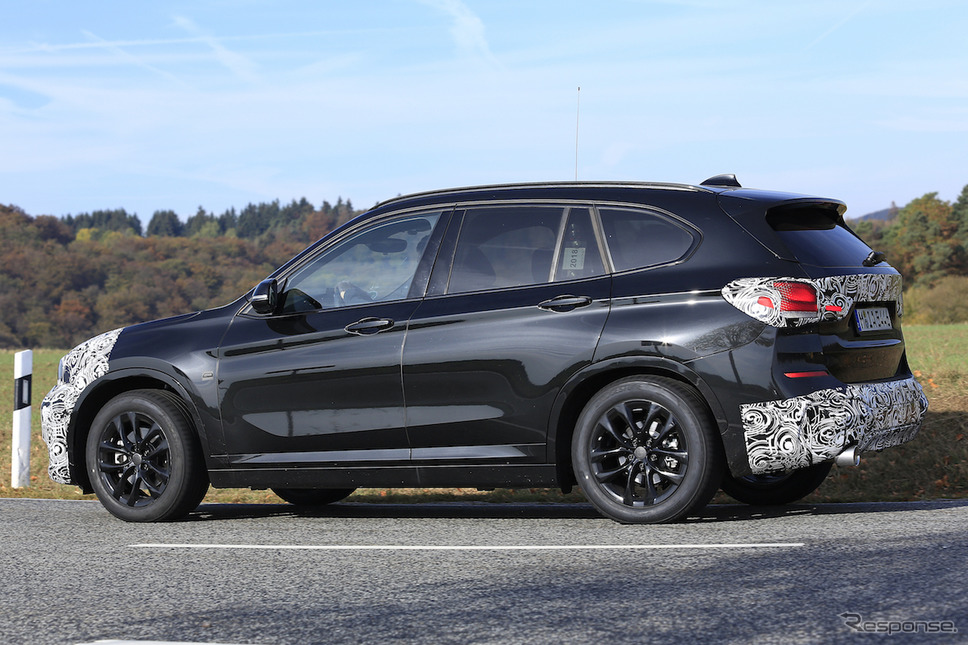 BMW X1 改良新型スクープ写真《APOLLO NEWS SERVICE》