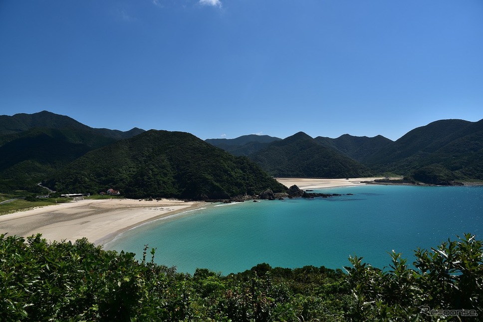 日本の渚百選に選ばれている高浜海水浴場