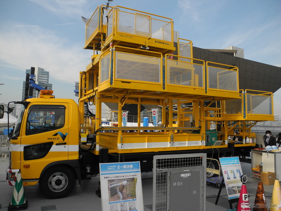 西日本高速道路エンジニアリング四国の「E-マルチ点検車」《撮影 山田清志》