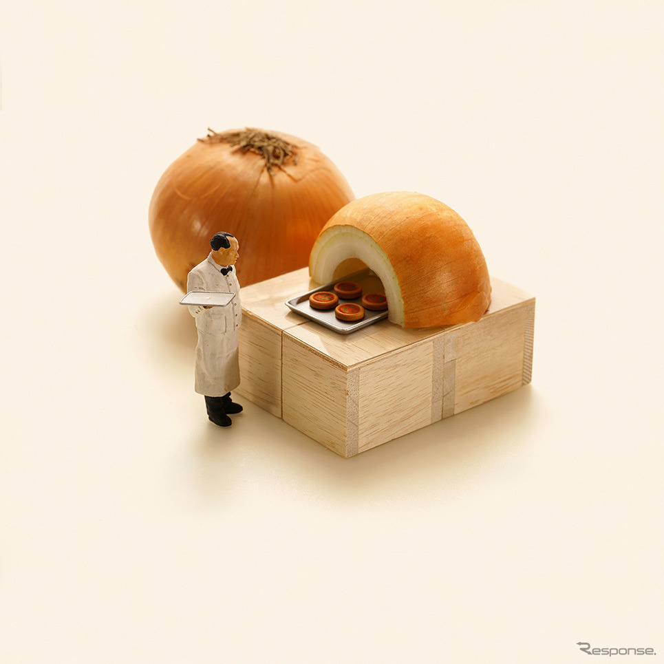 田中達也氏の作品「最高のピザが焼けて涙が止まらない」