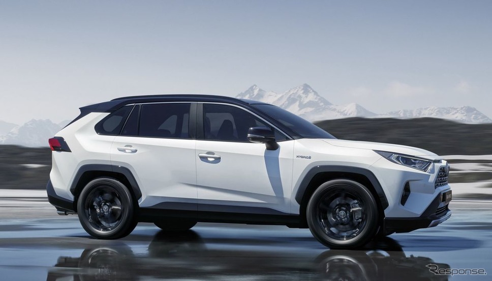 トヨタRAV4ハイブリッド新型(欧州仕様)