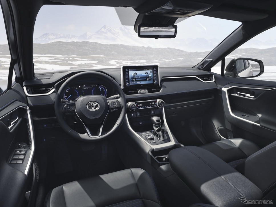 トヨタRAV4ハイブリッド新型(欧州仕様)