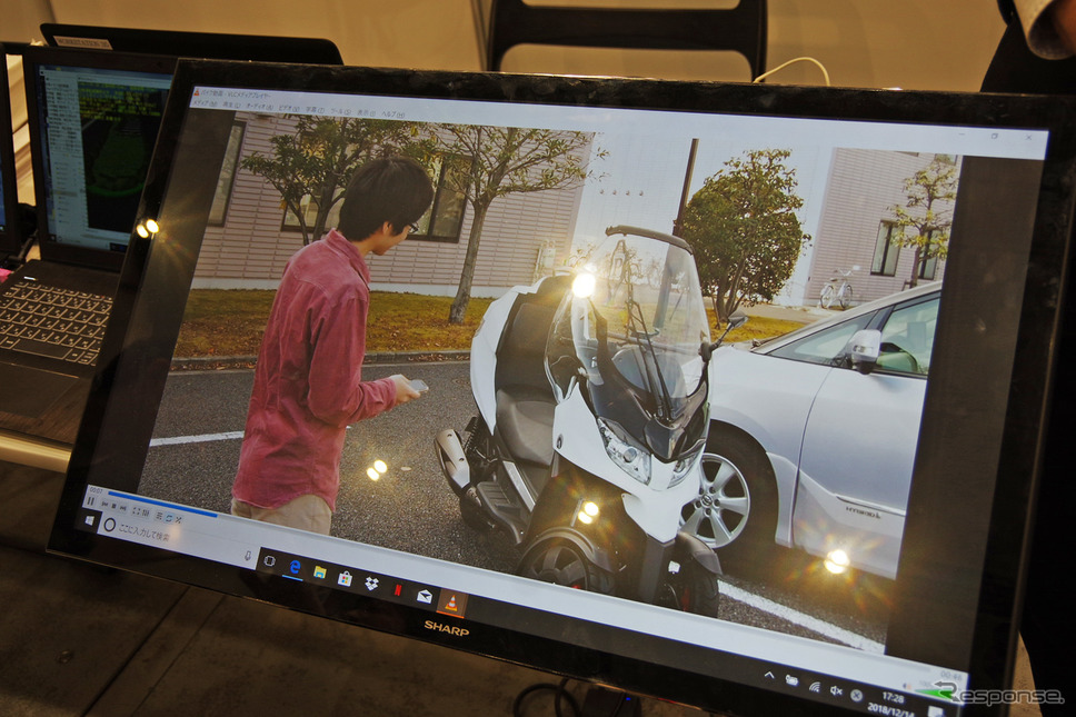 「ネットワークアシスト型自動運転プラットフォーム」の展示《撮影 宮崎壮人》