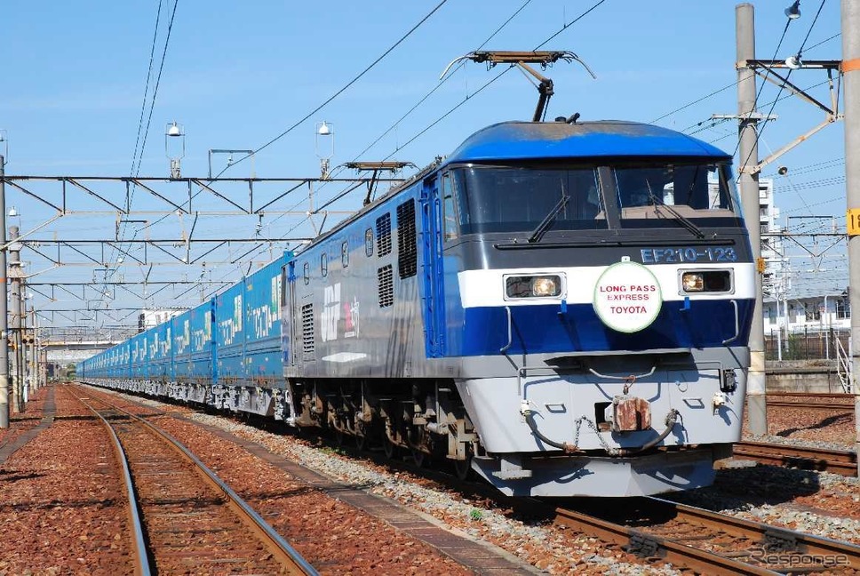 2019年3月改正を機に4両が増備されるEF210形がけん引する自動車部品列車。改正では新たに東海〜九州間にも新設される。