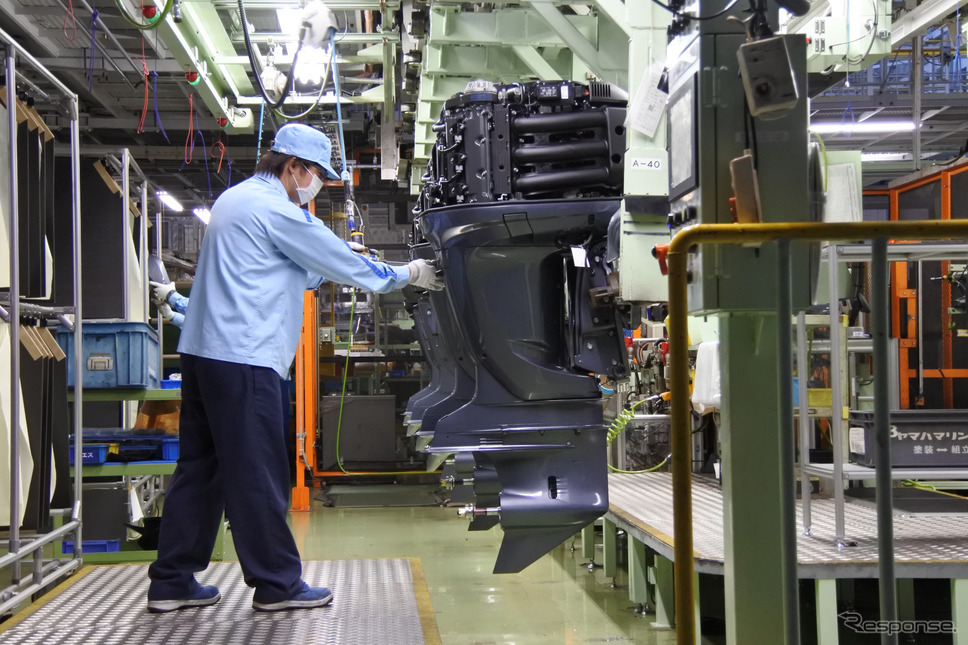ヤマハ発動機 袋井南工場の生産ライン。年14万基の船外機を生産している《撮影 小松哲也》