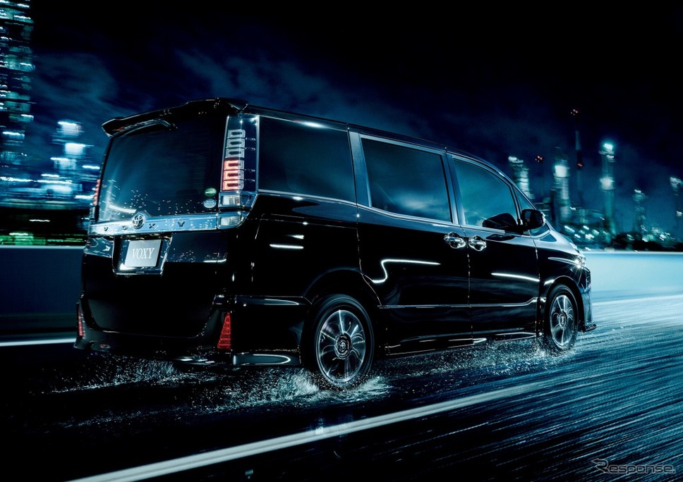 トヨタ ヴォクシー 特別仕様車 ZS“煌II"(ブラック)