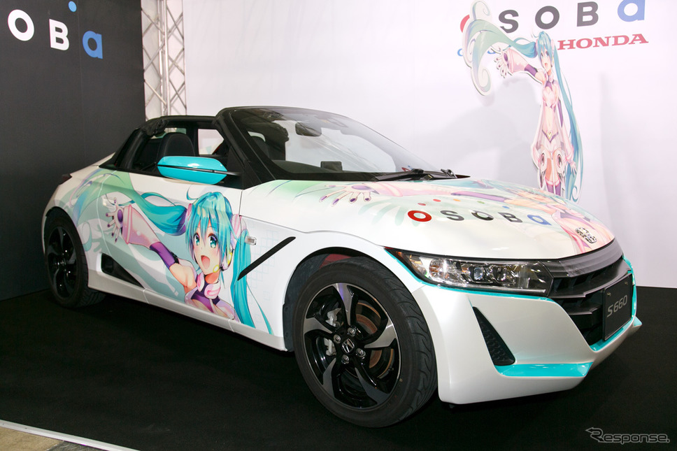 コスプレイヤーえなこ、シースルー初音ミク衣装でホンダ S660 とコラボ…東京オートサロン2019