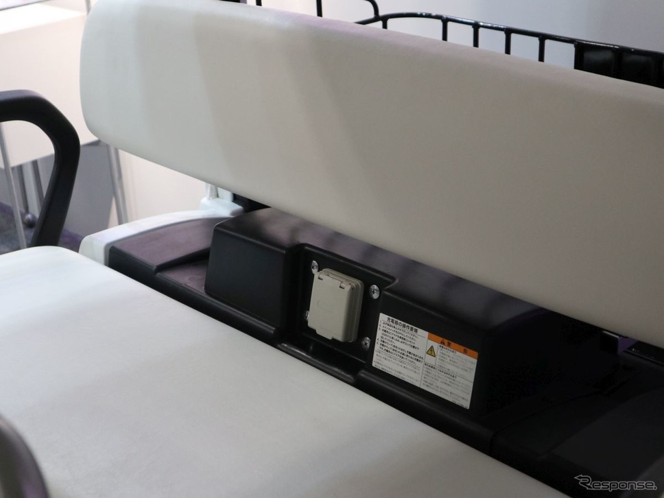 マクニカのブースに展示された「アカデミックパックPRO」。ヤマハの電動カートをベースに自動運転が可能(オートモーティブワールド2019)《撮影 中尾真二》