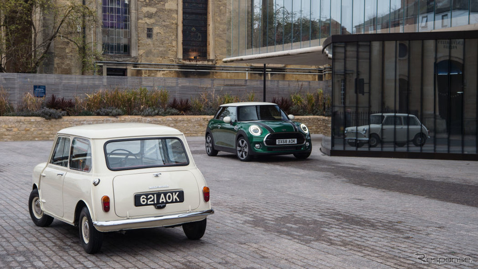 MINI 60イヤーエディション（緑）とMiniクラシック