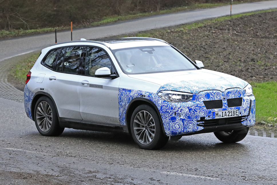 BMW iX3 スクープ写真《APOLLO NEWS SERVICE》