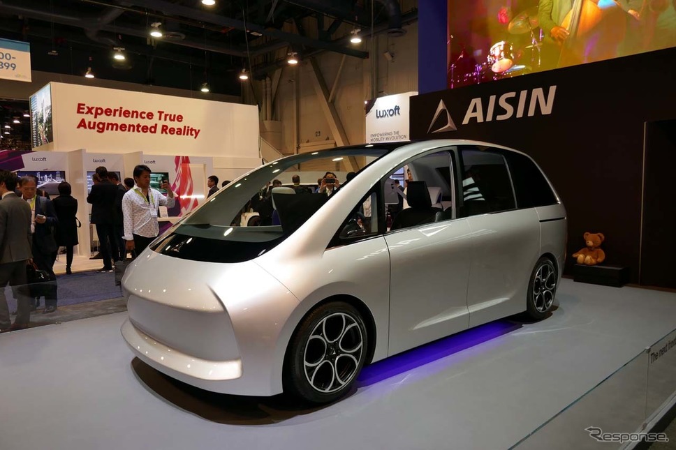 体験型コンセプトカー「i-mobility TYPE-C」を初公開した《撮影 会田肇》