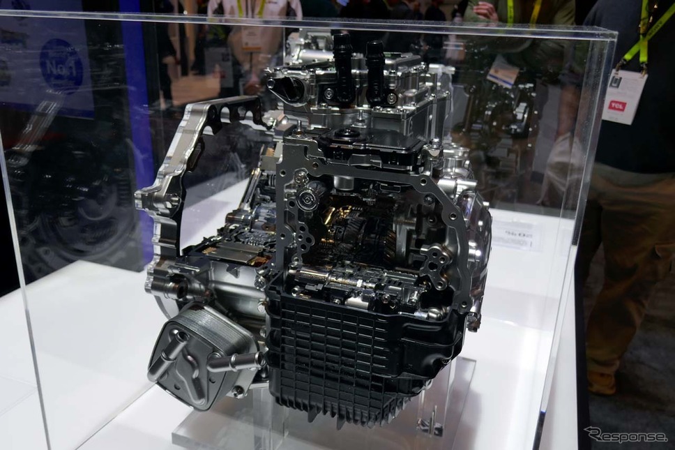 シトロエン「DS7」に搭載された「FF1モーターハイブリッドトランスミッション」を出展《撮影 会田肇》