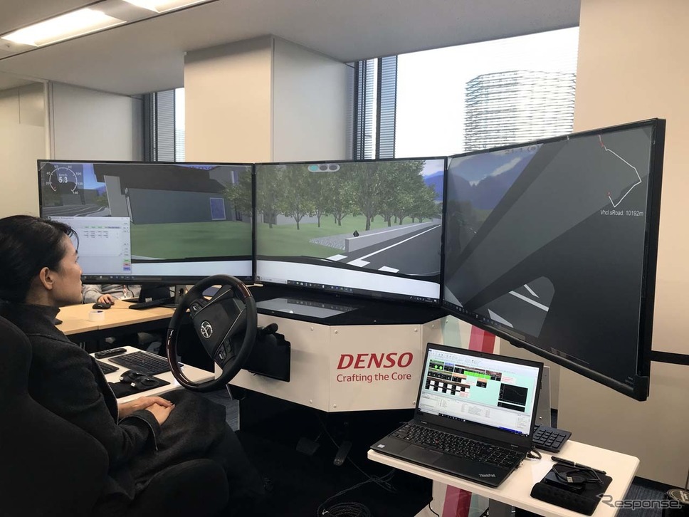 Global R&D Tokyoのオフィスに配備された実車両環境を再現する自動運転シミュレーター《撮影 会田肇》