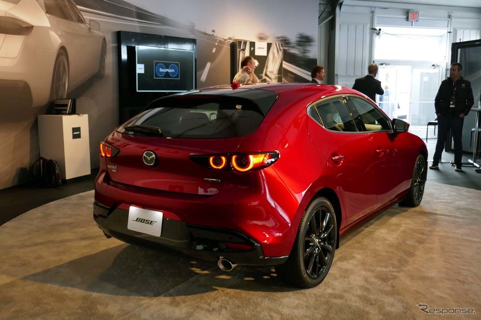 新型「Mazda3」