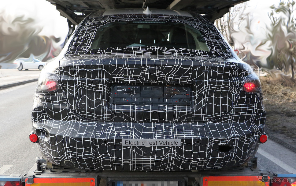 BMW i4 市販型スクープ写真《APOLLO NEWS SERVICE》