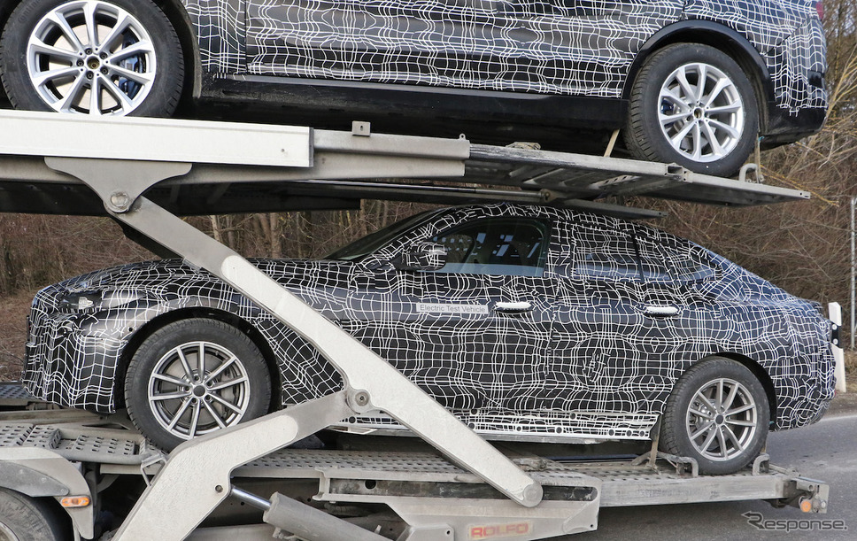 BMW i4 市販型スクープ写真《APOLLO NEWS SERVICE》