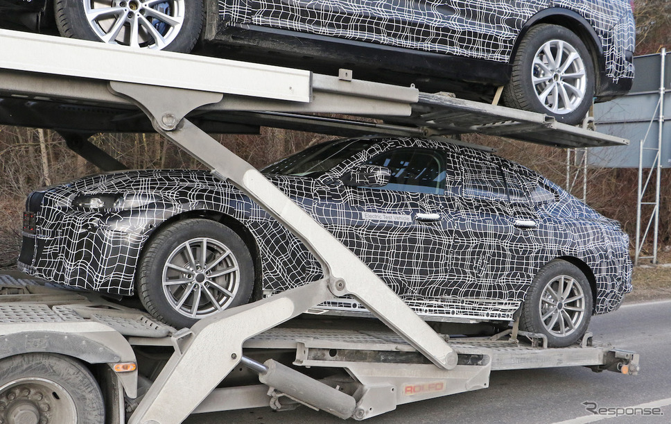 BMW i4 市販型スクープ写真《APOLLO NEWS SERVICE》