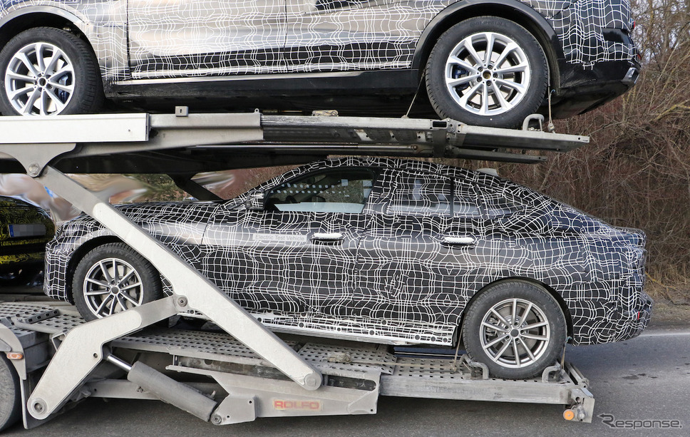 BMW i4 市販型スクープ写真《APOLLO NEWS SERVICE》